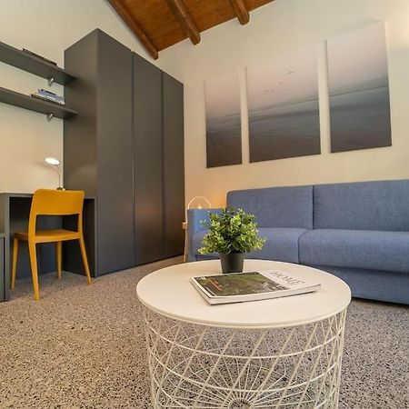 Moderno Appartamento A 200 Metri Dal Duomo Комо Екстериор снимка